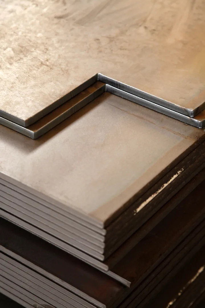 Stacks of high-quality stainless steel sheets with polished surfaces from MFY China